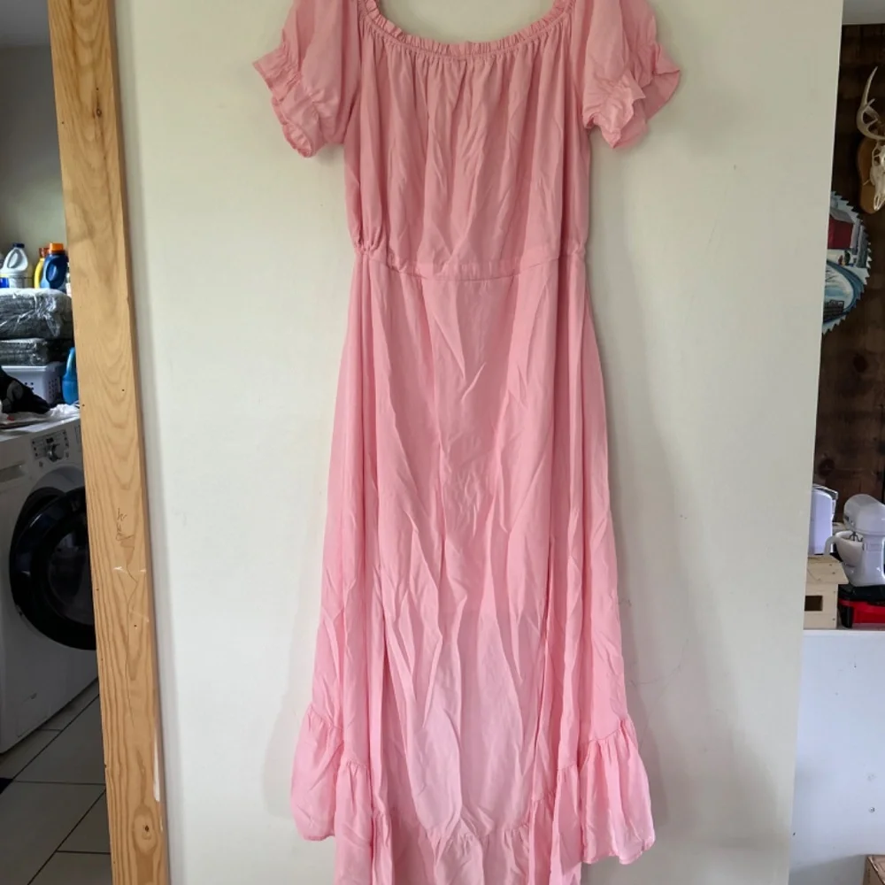 🎃Beautiful NWOT Off Shoulder High Low Ruffle Dress